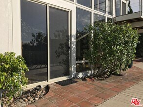 241 Rees St in Los Angeles, CA - Building Photo - Building Photo