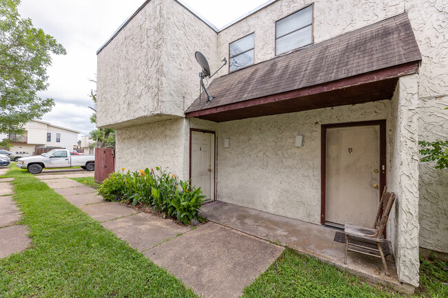 1811 Potomac Plz in College Station, TX - Building Photo - Building Photo