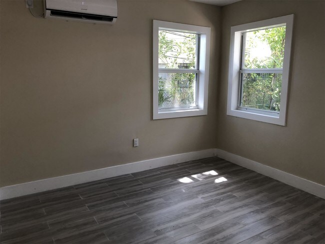 55 NE 59th St-Unit -L4 in Miami, FL - Building Photo - Building Photo