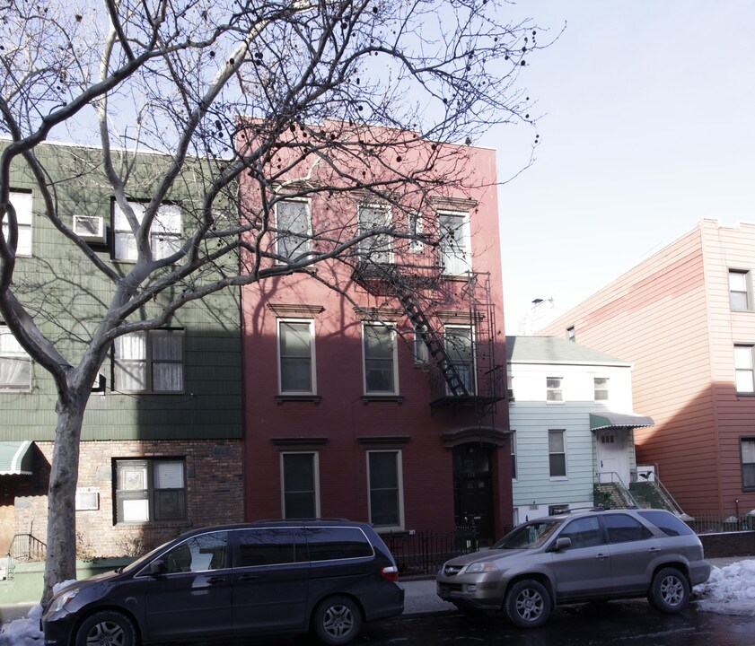 173 Java St in Brooklyn, NY - Building Photo