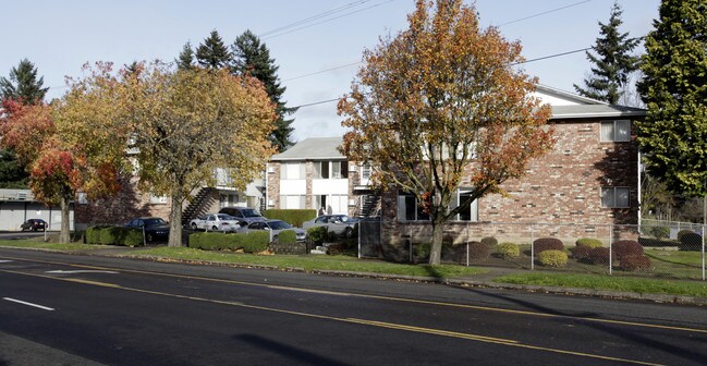 Carroll's Castle in Portland, OR - Foto de edificio - Building Photo