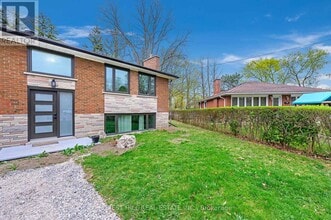 135 Ashbrook Ct in Milton, ON - Building Photo - Building Photo