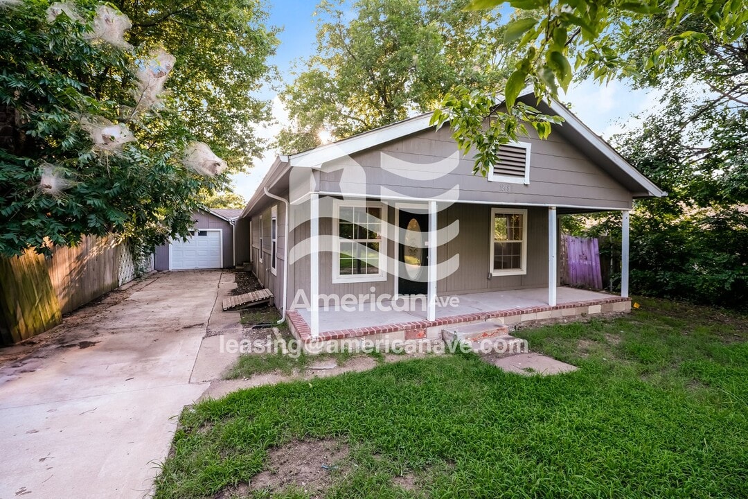 1868 N Madison Pl in Tulsa, OK - Building Photo