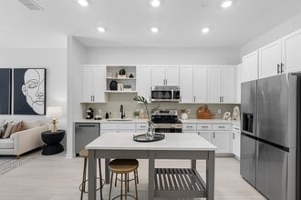 Evelyn City Lofts in Tampa, FL - Building Photo - Building Photo