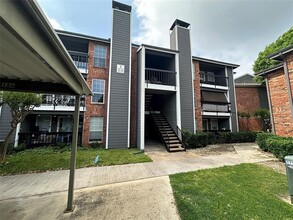 18333 Roehampton Dr in Dallas, TX - Foto de edificio - Building Photo