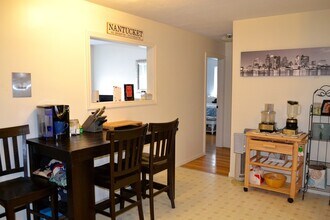 134 Heath St, Unit #1 in Somerville, MA - Building Photo - Building Photo