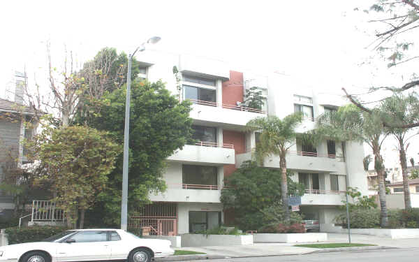 4741 Radford Ave in Valley Village, CA - Foto de edificio - Building Photo