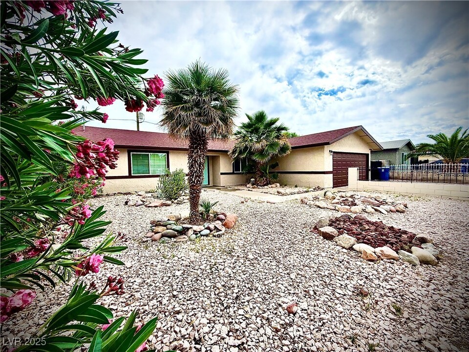 4881 E Imperial Ave in Las Vegas, NV - Building Photo