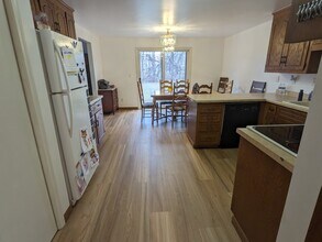 2043 Hilltop Dr in Ashwaubenon, WI - Building Photo - Building Photo