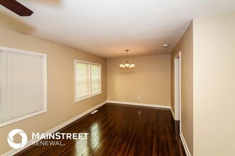 1328 Orlando Cir NE in Birmingham, AL - Foto de edificio - Building Photo