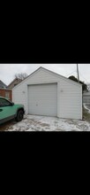 21708 E 10 Mile Rd in St. Clair Shores, MI - Building Photo - Building Photo