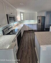 333 Bahama Dr in Indialantic, FL - Building Photo - Building Photo