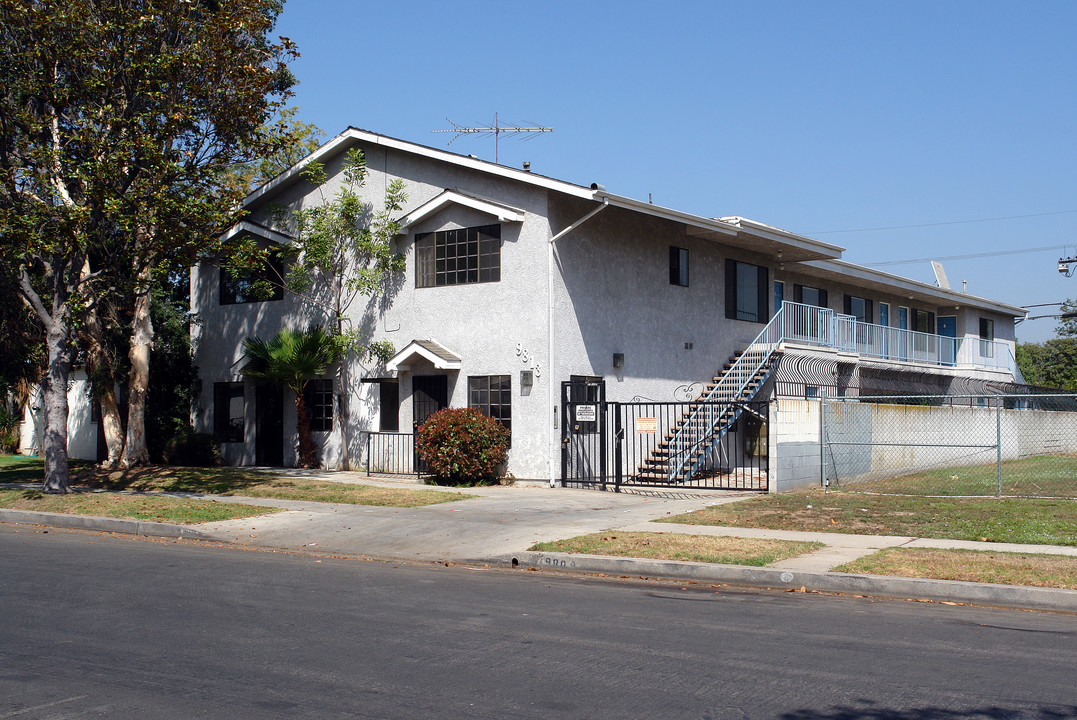 9813 Glasgow Pl in Los Angeles, CA - Foto de edificio