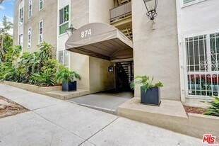 874 Hammond St in West Hollywood, CA - Building Photo