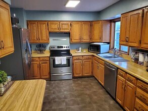 314 N Grove St in Bowling Green, OH - Building Photo - Building Photo