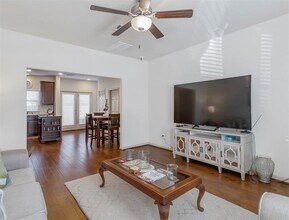 5104 Pinemont Pl in Houston, TX - Building Photo - Building Photo