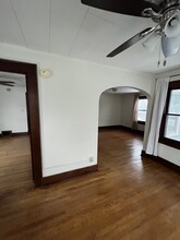 2408 Beaver Ave, Unit Apt B in Des Moines, IA - Foto de edificio - Building Photo