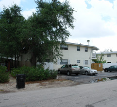 Sea Diamond Apartments in Fort Lauderdale, FL - Building Photo - Building Photo