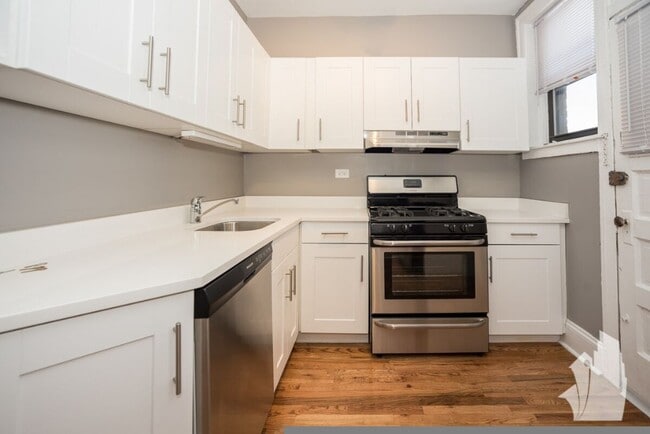622 W Stratford Plz, Unit 1S