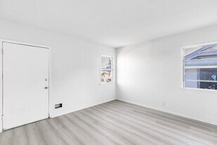 725 Spence St, Unit 725 in Los Angeles, CA - Building Photo