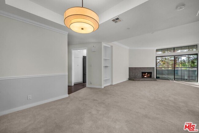 200 N Swall Dr in Beverly Hills, CA - Building Photo - Building Photo