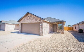 7707 Date Ave in Lubbock, TX - Building Photo - Building Photo