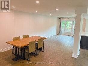 509 Ridgewood Ct in Oakville, ON - Building Photo - Building Photo