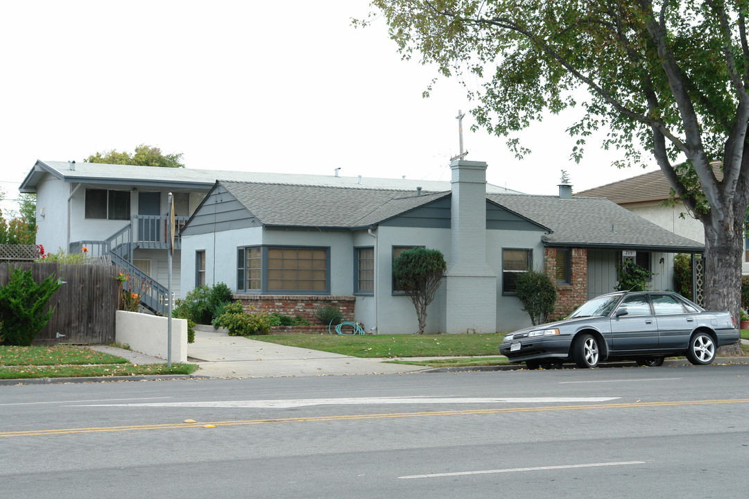 265 E Romie Ln in Salinas, CA - Building Photo