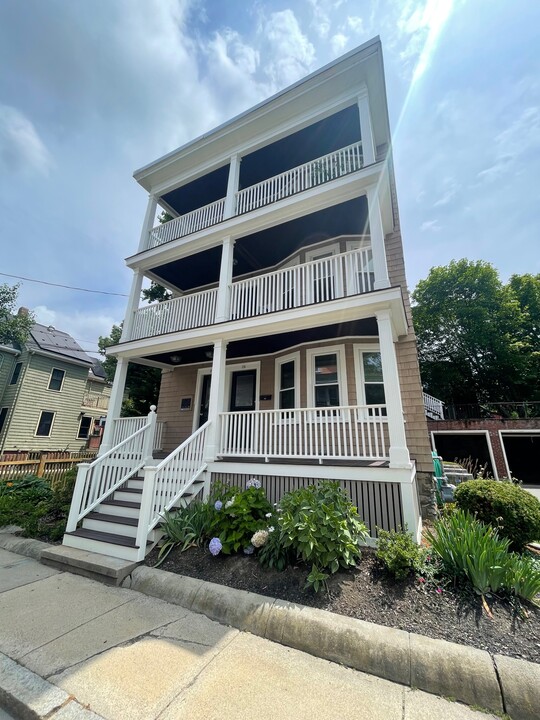 26 Ashland St, Unit 1 in Somerville, MA - Building Photo