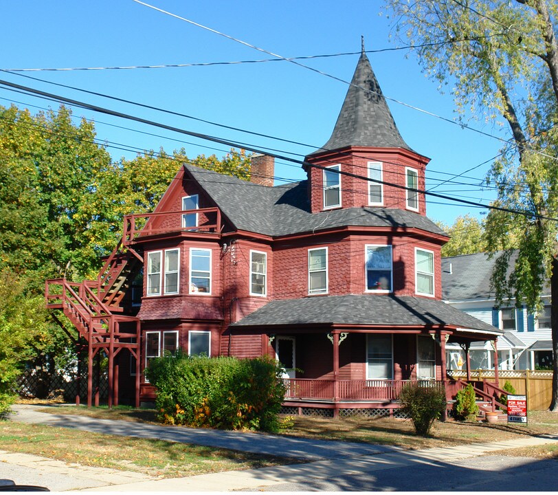 15 Lincoln St in Rochester, NH - Building Photo