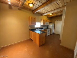 2011 Sycamore Ave in Pahrump, NV - Building Photo - Building Photo
