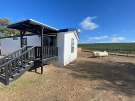 5650 Farousse Way in Paso Robles, CA - Building Photo