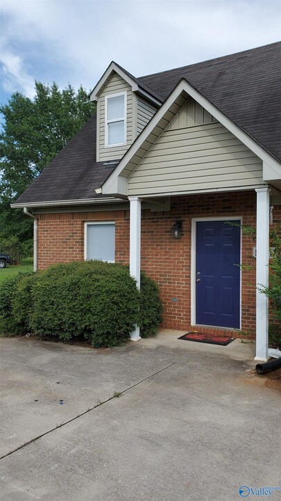113 Richard Brown Rd in Harvest, AL - Building Photo
