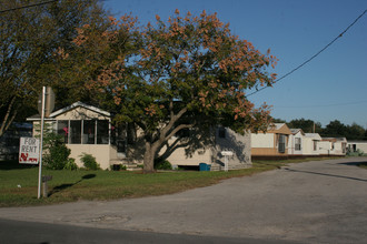 425 Woodland Ave in Lakeland, FL - Foto de edificio - Building Photo