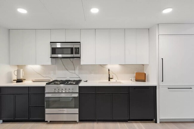 58 Leo M Birmingham Pkwy, Unit 505