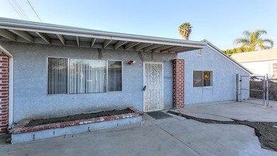 15001 Paddock St in Sylmar, CA - Building Photo - Other