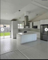 17230 SW 93rd Ave in Palmetto Bay, FL - Building Photo