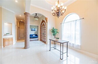 2401 W Rhin Dr in Edinburg, TX - Building Photo - Building Photo