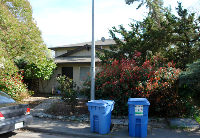 5100 Roma St in Santa Rosa, CA - Building Photo - Building Photo