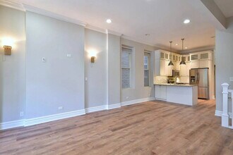 1316 N Artesian Ave, Unit 1 in Chicago, IL - Building Photo - Building Photo