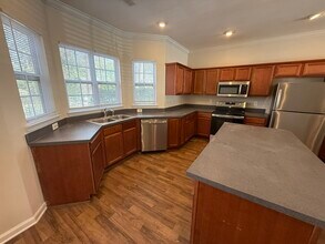 217 Molly Ct in Cary, NC - Building Photo - Building Photo