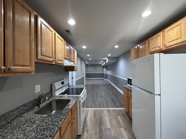 property at 2403 N Hilton St