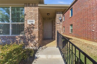 2309 Pyrite Dr in Aubrey, TX - Foto de edificio - Building Photo