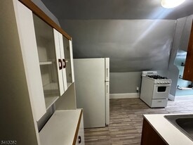 108 Shanley Ave in Newark, NJ - Building Photo