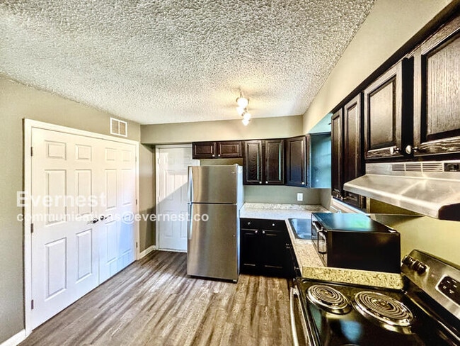 3340 Roadrunner Trail