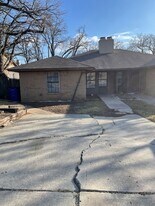 716 Woodland Ct in Kennedale, TX - Building Photo