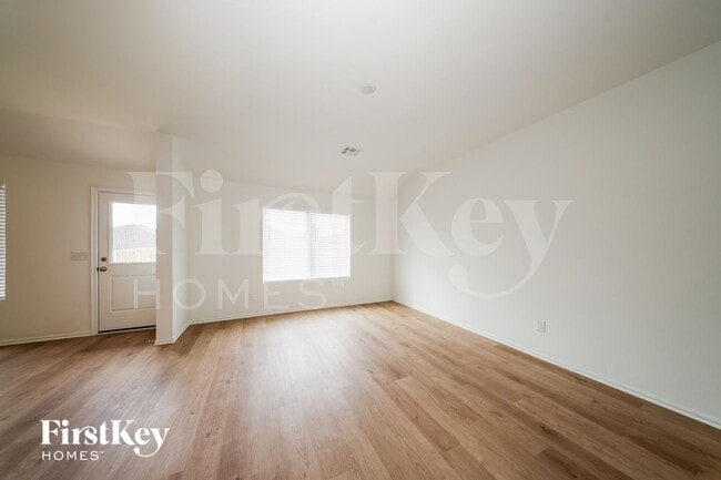 433 Labelle Ln in Tuttle, OK - Foto de edificio - Building Photo