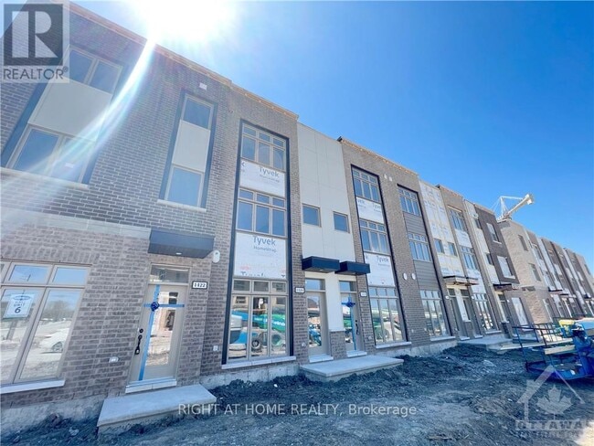 1414 Hemlock Rd in Ottawa, ON - Building Photo - Building Photo