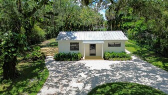 2101 Riverland Rd in Fort Lauderdale, FL - Building Photo