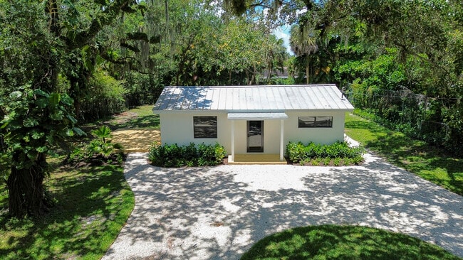 property at 2101 Riverland Rd